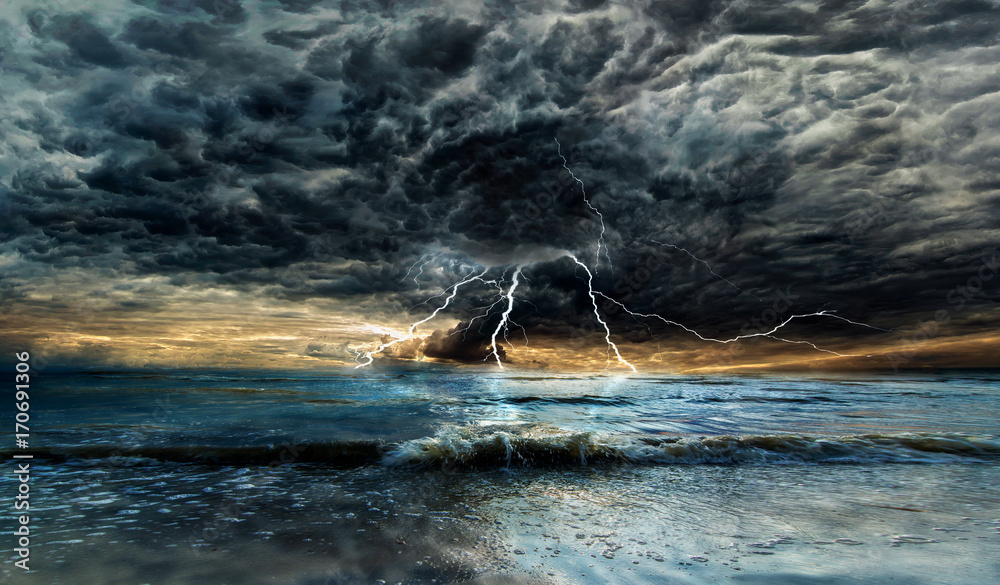 Thunderstorm over the sea - obrazy, fototapety, plakaty 