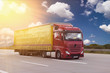 LKW zur Beförderung von Waren auf der Straße - Logistik mit einer Spedition