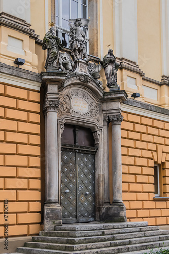 Dekoracja na wymiar  zespol-klasztorny-benedyktynow-1720-1723-w-legnicy-klasztor-i-kosciol-benedyktynow