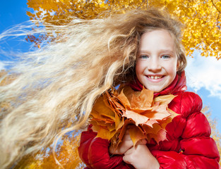 Wall Mural - Girl at autumn