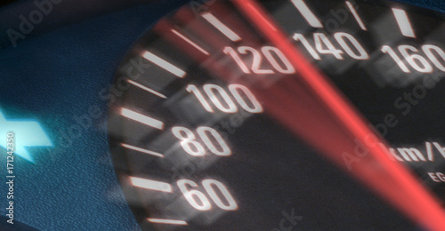 Fotografía Tachometer zeigt Tempo 130
