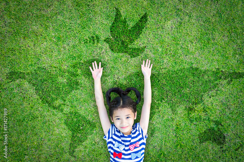 Foto World peace day and International day of peace concept with peaceful mind kid re