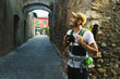 © Kike Arnaiz/ADDICTIVE STOCK - Content traveler enjoying city