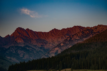 Poster - sun set on the peaks 