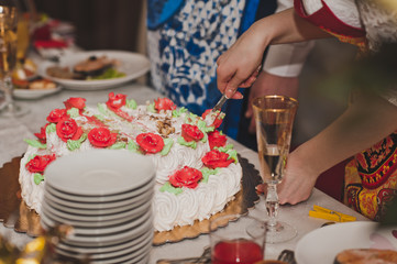 Wall Mural - The cake for guests with pink flowers 8462.