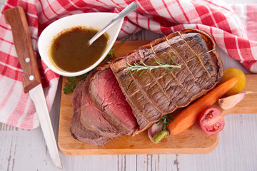 Wall Mural - roast beef and sauce