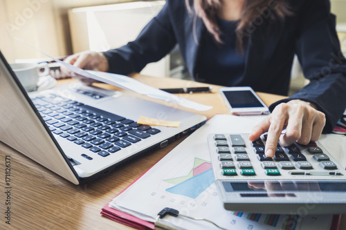 Cuadros en Lienzo Businessman working on Desk office business financial accounting calculate