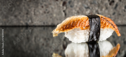Fotomural Nigiri sushi with eel