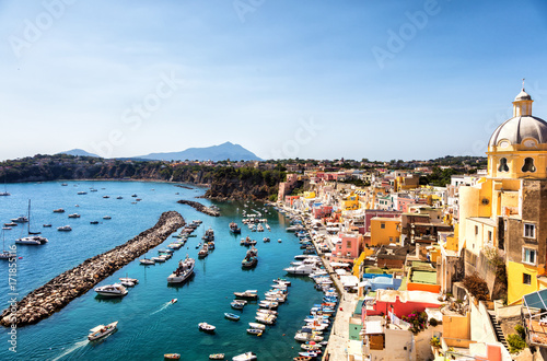 Cuadros en Lienzo Vue sur la baie de Procida, golfe de Naples, région de Campanie, Italie