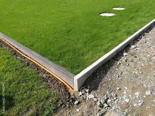 Schöner grüner englischer Rasen in einem Neubaugebiet in Oelde bei