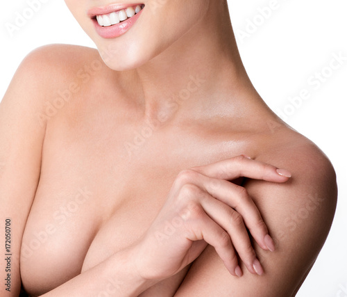 Fotografía Beautiful young woman with clean skin nude topless breasts
