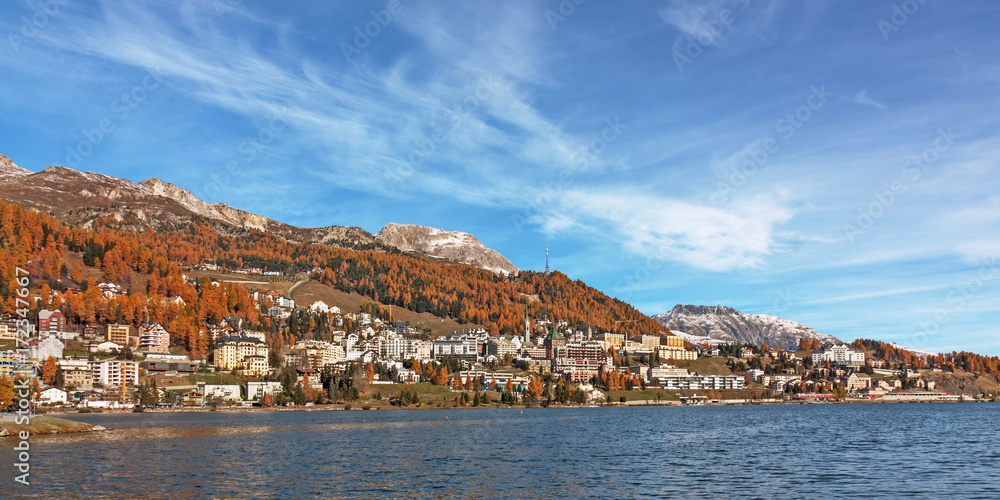 Fototapete St Moritz Mit St Moritzersee Und Dramatischem Himmel Im Herbst  Im Engadin In Graubünden, Schweiz-Thorsten Schier
