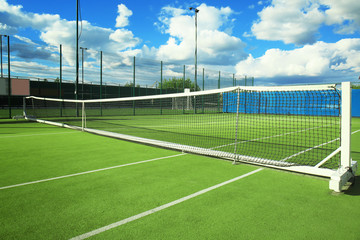 Poster - Beautiful tennis court on sunny day