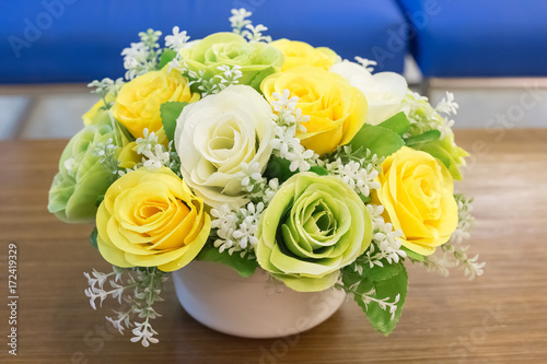 バラの花束 ウェディング ブーケ 白 グリーン イエロー Stock Photo Adobe Stock バラの花束 ウェディング ブーケ 白 グリーン イエロー Stock Photo Adobe Stock