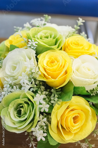 バラの花束 ウェディング ブーケ 白 グリーン イエロー Stock Photo Adobe Stock バラの花束 ウェディング ブーケ 白 グリーン イエロー Stock Photo Adobe Stock