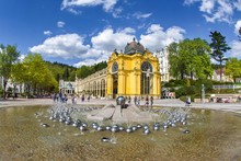Kolonáda a Zpívající fontána Mariánské Lázně