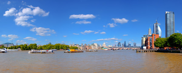 Fototapete - London, panoramic view over Thames river from Waterloo bridge