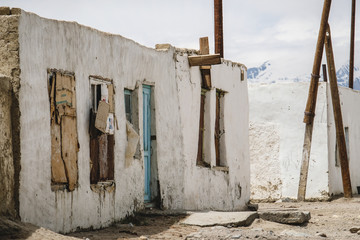 tajikistan pamir road karakul 