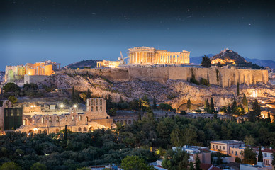 Wall Mural - Der Parthenon Tempel auf der Akropolis von Athen am Abend in Griechenland