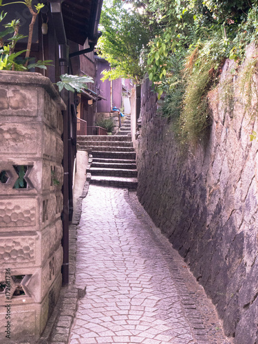 urokliwa-waska-uliczka-w-onomichi-japonia