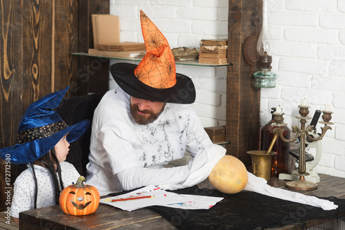 Láminas Witcher and little magician make decor for Halloween