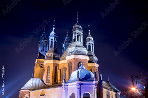 Zdjęcie XXL Wieża katedry w nocy