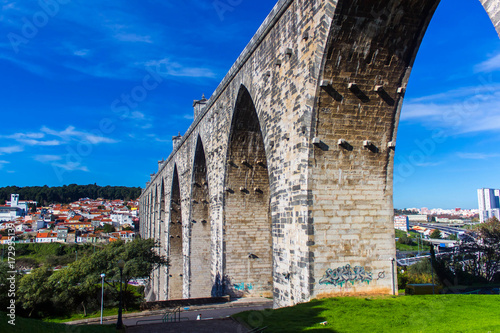 Zdjęcie XXL Aqueduct Aguas Livres w Lizbonie, Portugalia