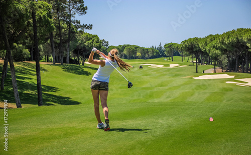 Dekoracja na wymiar  dziewczyna-z-algarve-w-golfa