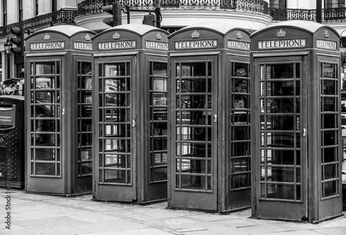 budki-telefoniczne-w-londynie