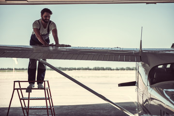 Mechanic and aircraft