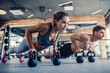 canvas print picture - Couple in gym