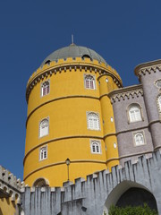 Portugal - Sintra - Palais de Pena - Tour jaune du palais