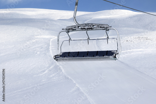 ski-slope-chair-lift-on-ski-r