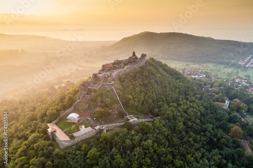 fortress of Szigliget Fotobehang