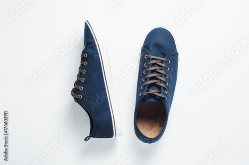 Fotomural Fashionable men's shoes isilated on white background