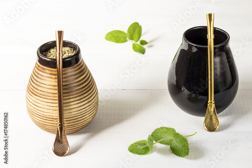 yerba-mate-w-bombillach-z-tykwami