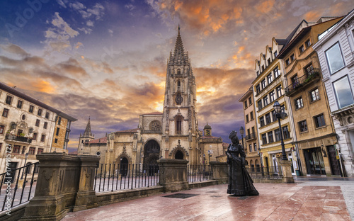 Fotomural Oviedo,catedral de San Salvador
