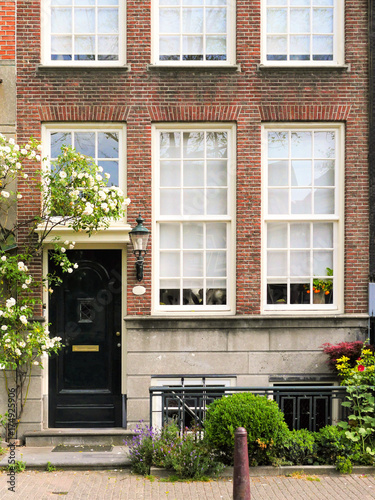 Obraz drzwi   drzwi-ganek-okna-holenderskie-fasada-domu-rowery-amsterdam