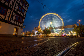 Fest auf dem Domplatz in Erfurt bei Nacht