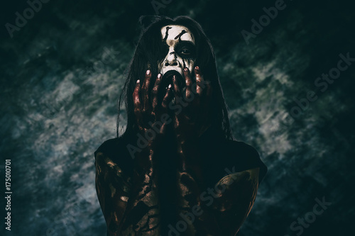 Fotografía Halloween theme:Ghost Girl Horror isolated on black background