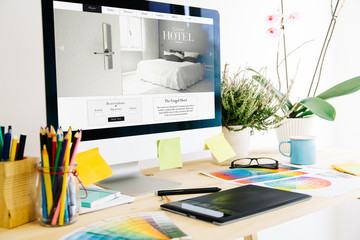 Poster - web design studio hotel website