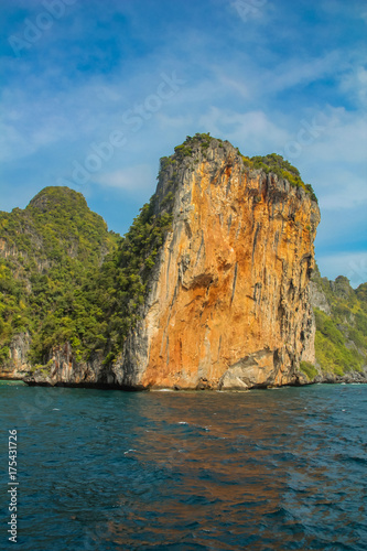 Plakat Majowie zatoka przy Phi Phi archipelagiem w Tajlandia