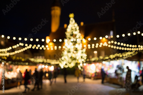 Fotomural christmas market at tallinn old town hall square