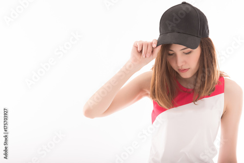 how to wear a baseball cap women
