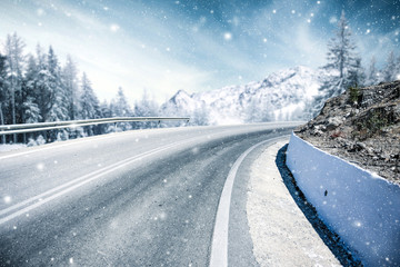 Canvas Print - winter road 