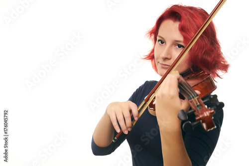 Zdjęcie XXL Młoda kobieta bawić się skrzypce