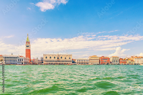Plakat Wenecja, Włochy, widok na centralnej ulicy od strony wody