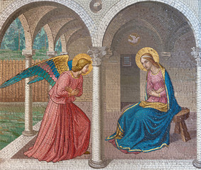 Papier Peint - LONDON, GREAT BRITAIN - SEPTEMBER 17, 2017: The mosaic of The Annunciation after Fra Angelico in church St. Barnabas by Bodley and Garner (end of 19. cent.).