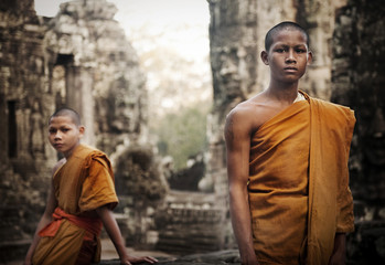 Wall Mural - Contemplating monk, Angkor Wat, Siem Reap, Cambodia.