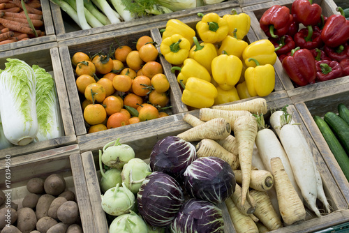 Zdjęcie XXL Ekologiczne warzywa na cotygodniowym rynku